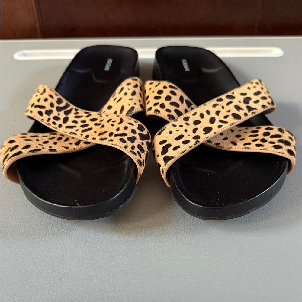 Birdies Robin Slide Sandal in Mini Cheetah
Calf Hair Size 10.5